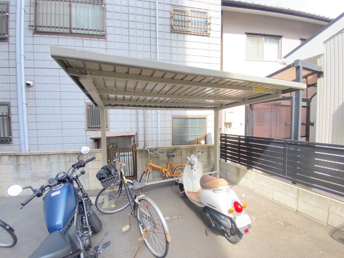 駐輪場 ベルガモット