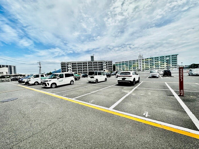 駐車場 ロイヤルハイツ折尾Ⅰ号館