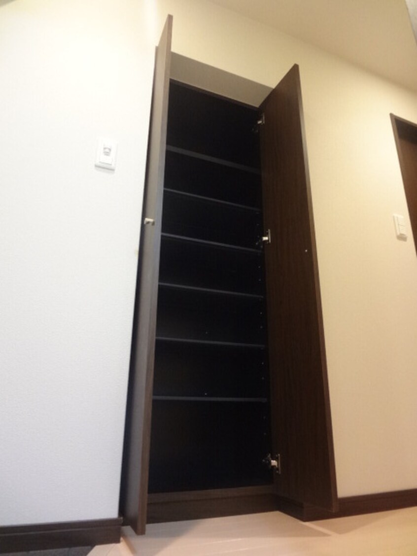 靴箱 ｸﾞﾗﾝﾌｫｰﾚﾗｸﾞｾﾞ博多（1203）