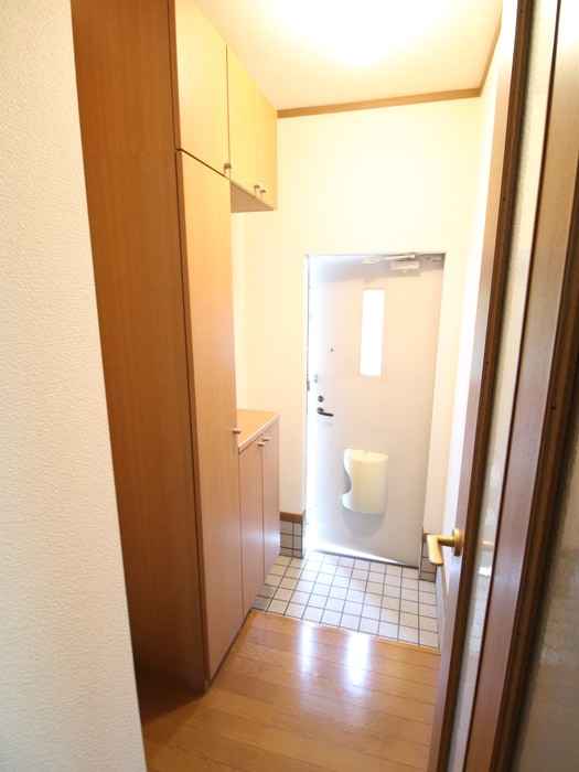 玄関 エヴァーグリーン　F棟