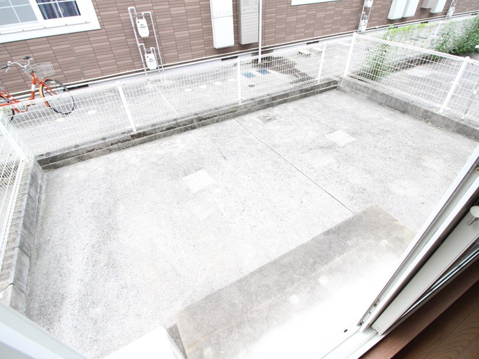 ベランダ・バルコニー エヴァーグリーン　F棟