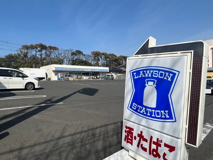 ローソン　若松高須東3丁目店(コンビニ)まで400m ファミール真木　Ｂ