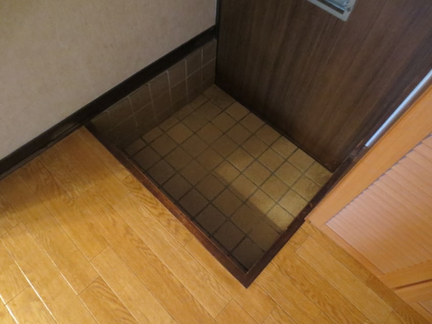 玄関 コ－ポ上野