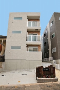 ＣＲＥＡＨＩＬＬＳ