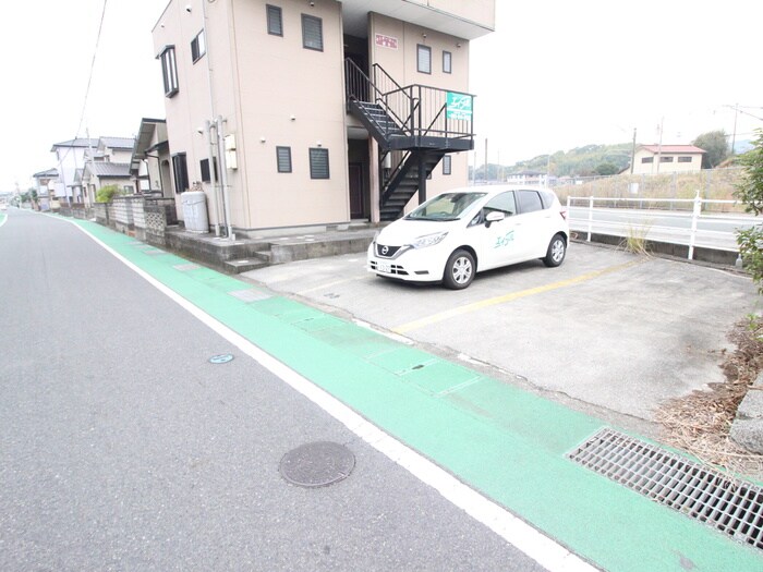 駐車場 センタ－コ－ト植木