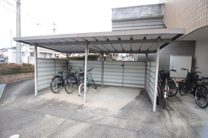 駐輪場 エミネント・ホ－クス