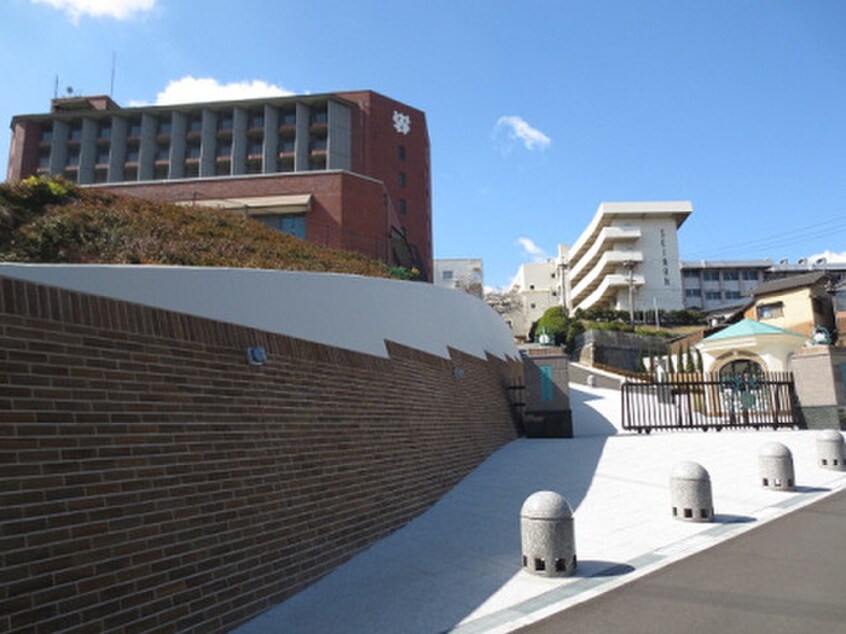 西南女学院(大学/短大/専門学校)まで450m Studie　KOKURA　NORTH