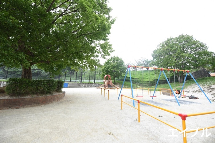 平和中央公園(公園)まで500m リバ－ス平和