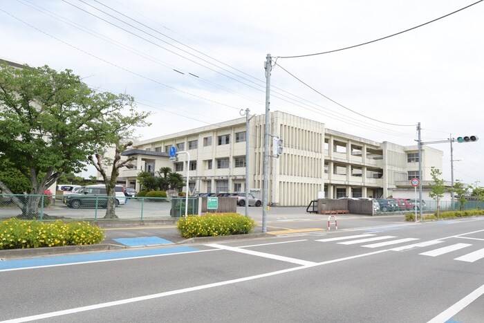 小郡中学校(中学校/中等教育学校)まで1300m サニーハイツⅡ