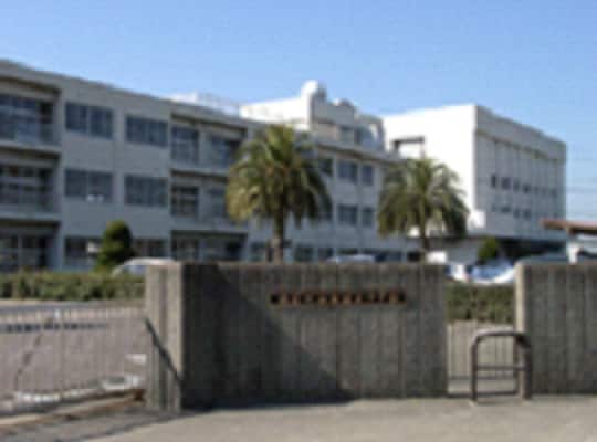 粕屋東中学校(中学校/中等教育学校)まで1900m スルス門松駅前