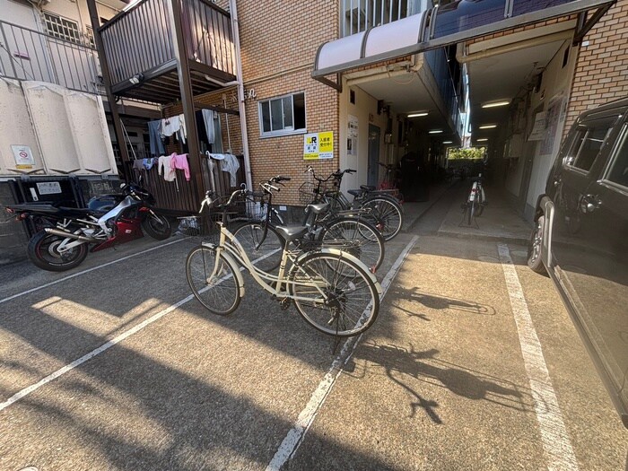 駐輪場 グレース井尻
