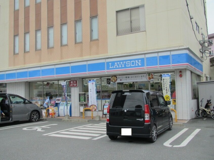 ローソン市場通店(コンビニ)まで545m 組坂第７ビル