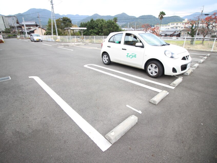 駐車場 サンリット八児