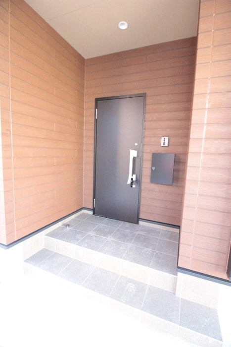エントランス部分 IROHA　（NAGI）