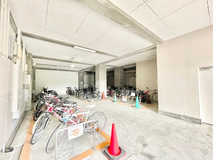 駐輪場 ダイナコ－トヒルズ折尾(408)