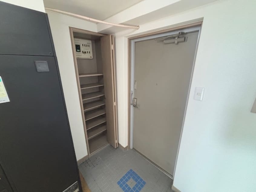 玄関 ダイナコ－トヒルズ折尾(408)