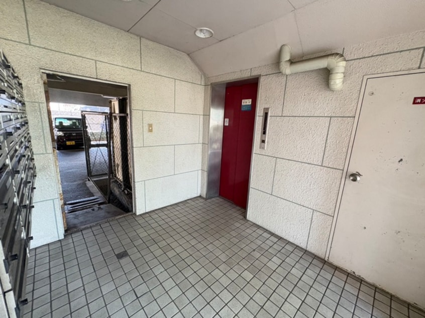 エントランス部分 レジデンス鋲賀