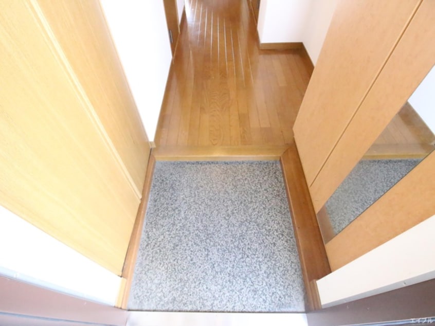 玄関 クレスティ空港前