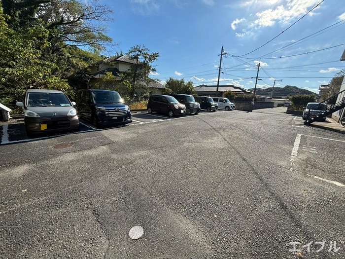 駐車場 プロムナード泉１