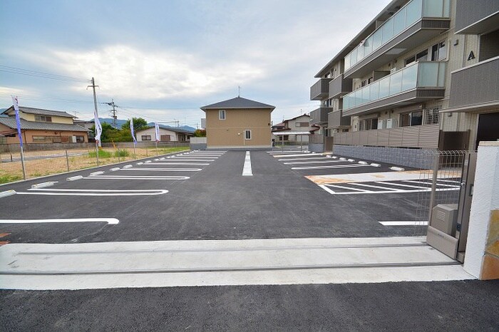 駐車場 メゾン・ラフィーネＡ棟