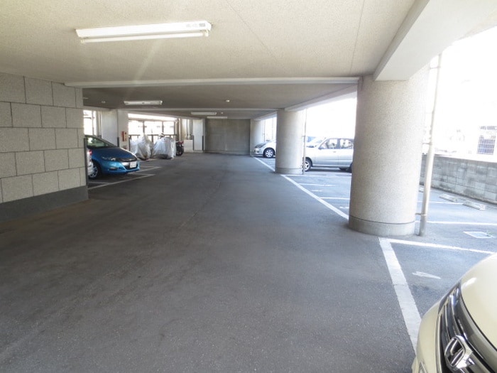 駐車場 キトミ壱番館