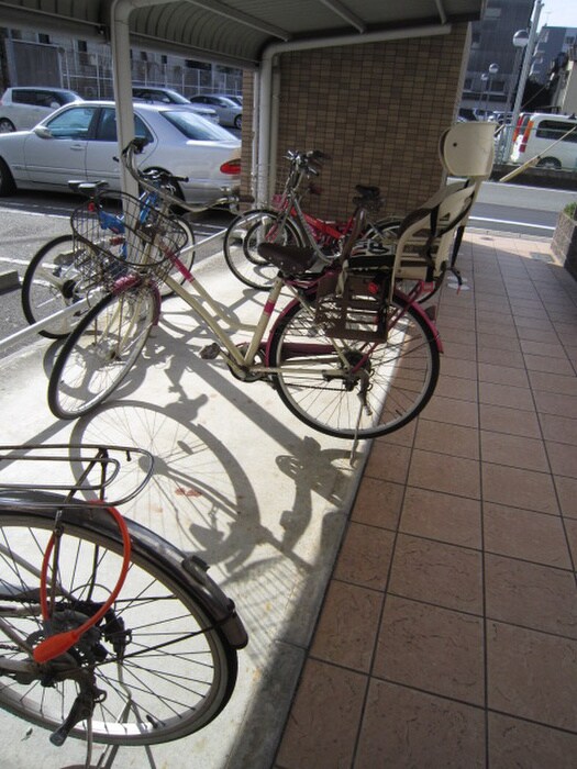 駐輪場 ウィザ－ド空港通り