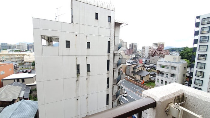 室内からの展望 ベルガ清水