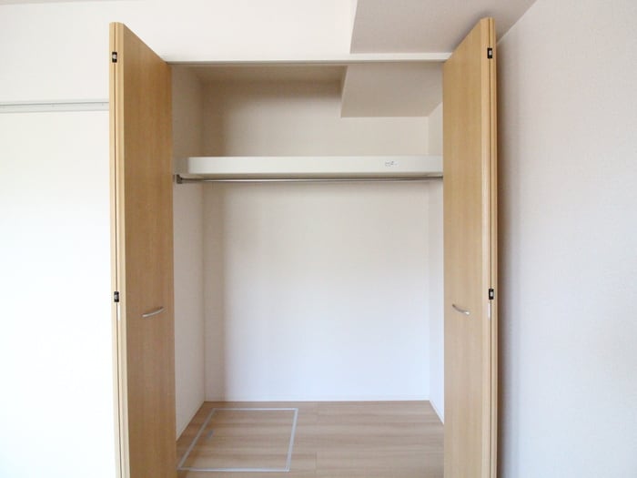 収納 Ｄ－ｒｏｏｍＫ＆Ｙ　穴生