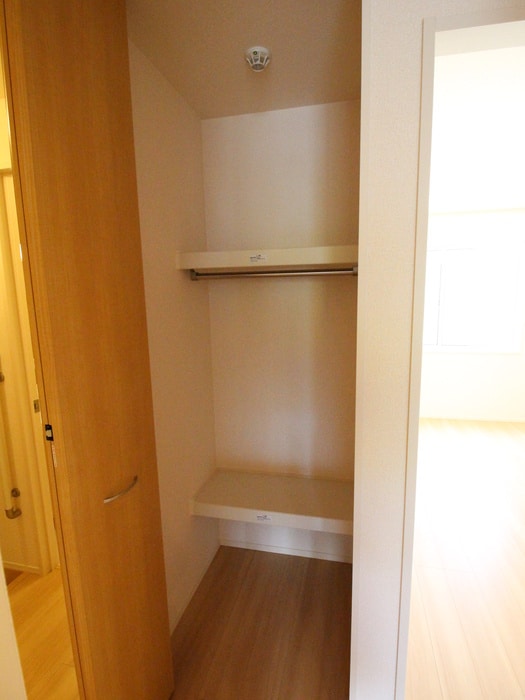 収納 Ｄ－ｒｏｏｍＫ＆Ｙ　穴生