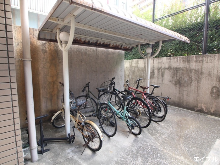 駐輪場 日之出ビル高砂