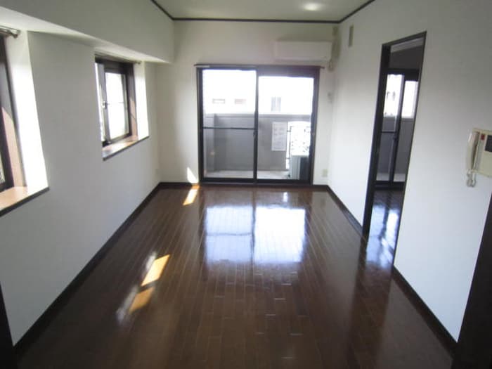 居室 日之出ビル高砂