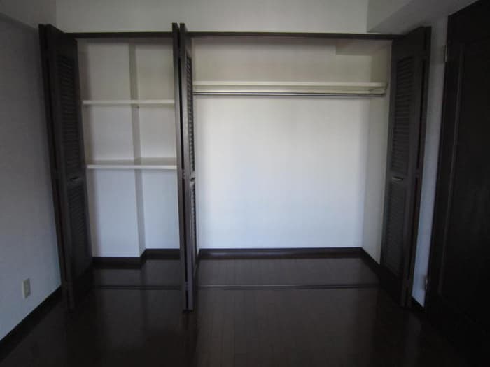 収納 日之出ビル高砂