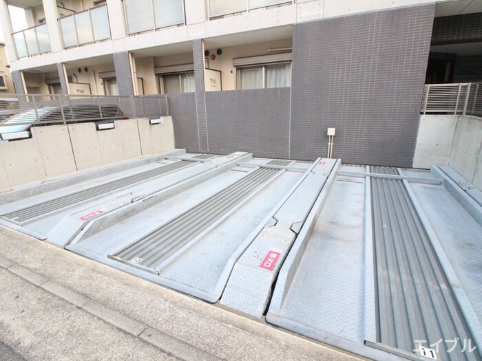 駐車場 ラピスラズリ桜坂