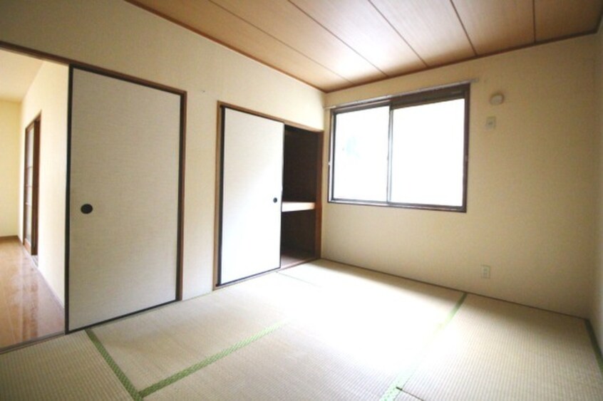居室 シャルム牧山