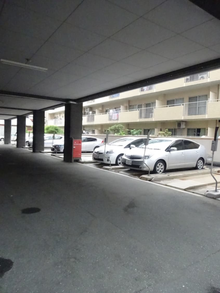 駐車場 クリエイト西公園