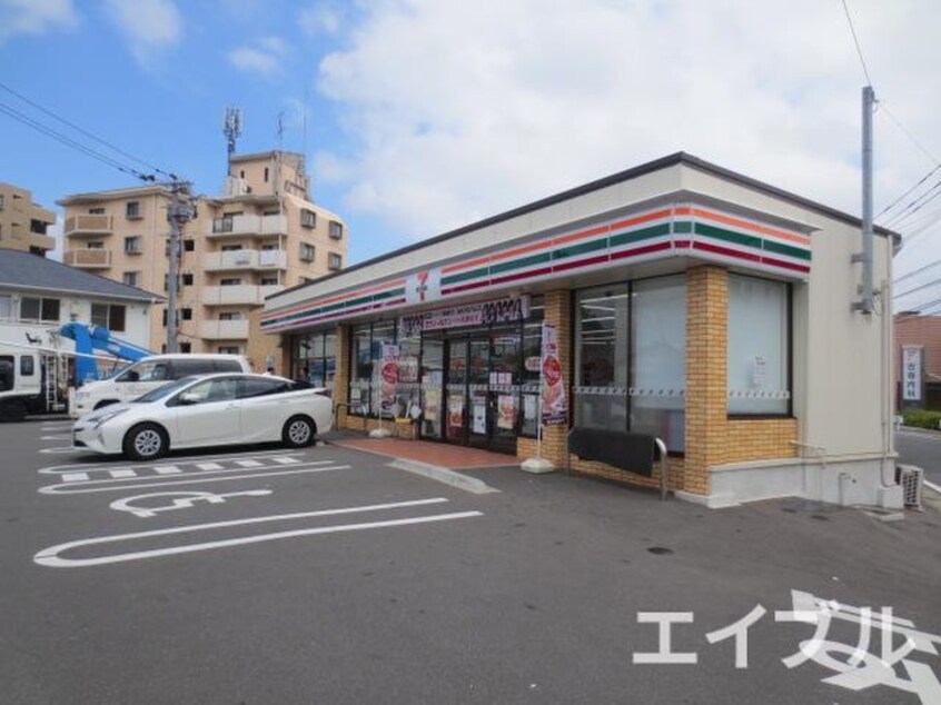 セブンイレブン(コンビニ)まで260m REGALEST CLASS 南福岡