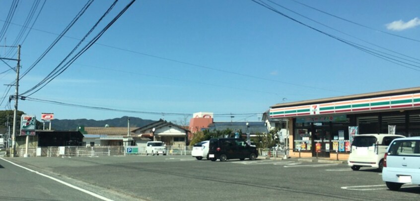 セブンイレブン小正店(コンビニ)まで500m グランベル　和田