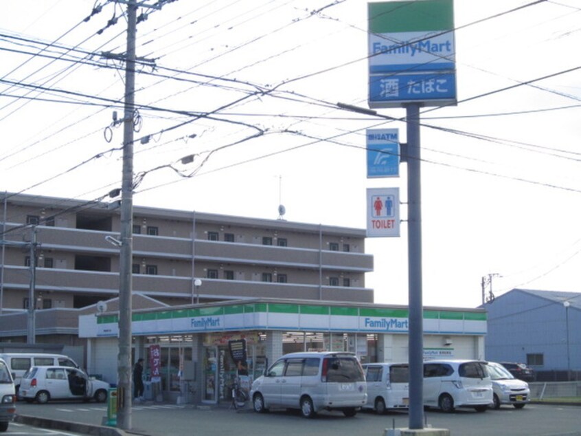 ファミリーマート(コンビニ)まで240m グランド　ライン