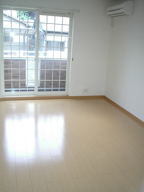 居室 サニ－・ガ－デン