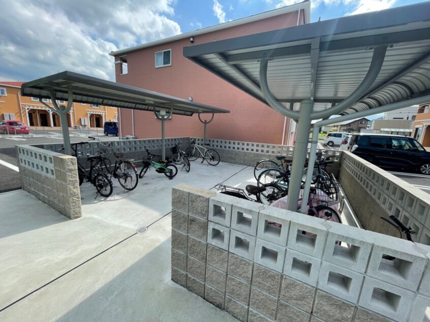 駐輪場 コスモスK