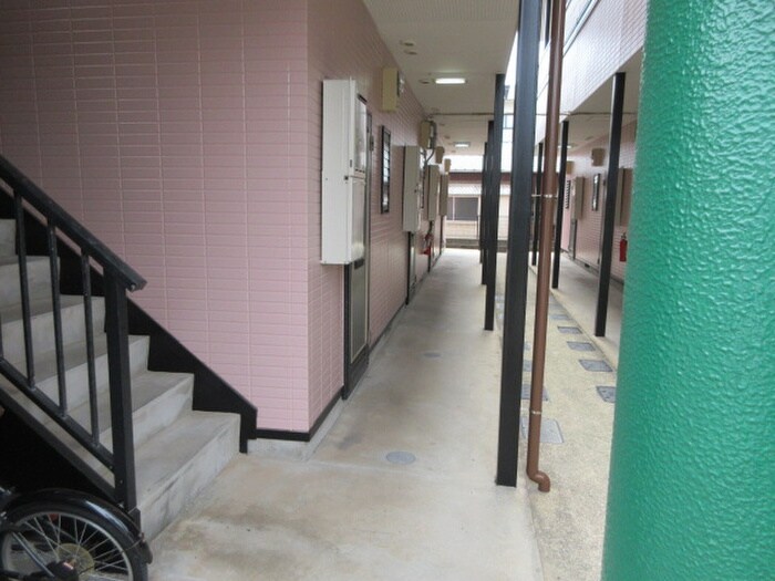 エントランス部分 ウイング奈多７