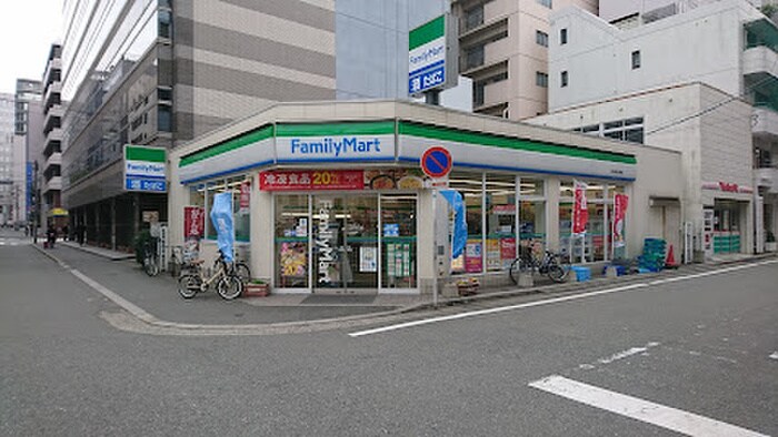 ファミリーマート博多明治公園店(コンビニ)まで180m エンクレスト博多駅前Ⅲ（1208）