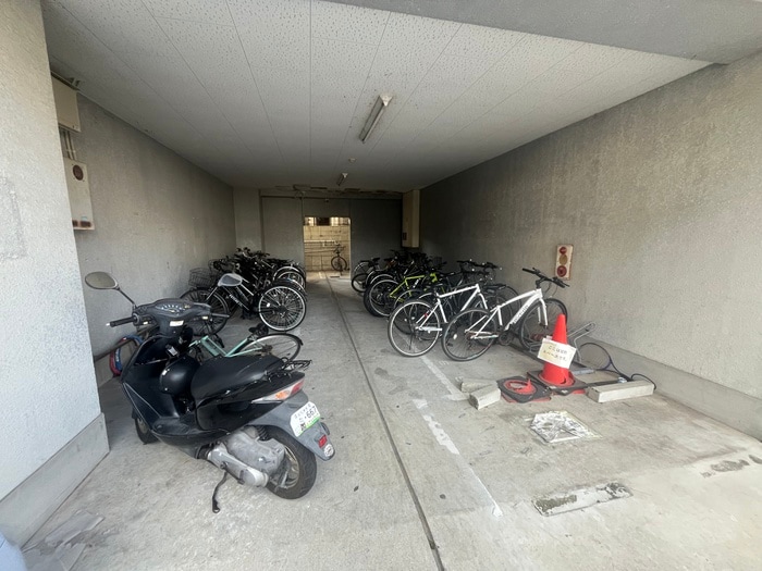 駐輪場 ＫＭマンション八幡駅前