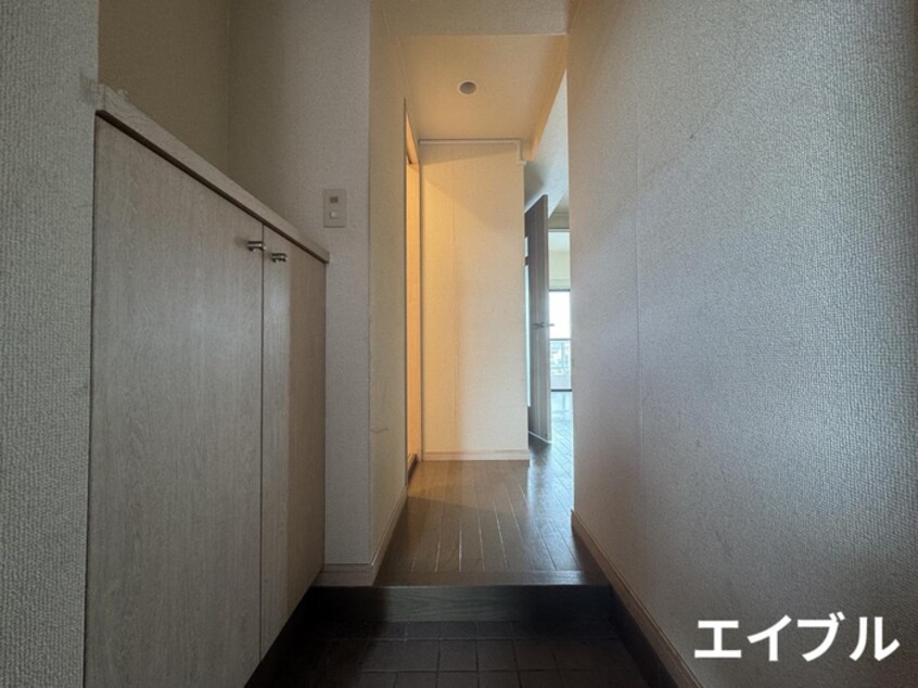 玄関 レフィナード南山荘