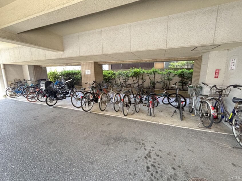 駐輪場 日之出ビル多の津