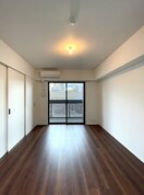 居室 ｱﾄﾘｵﾌﾗｯﾂ井尻