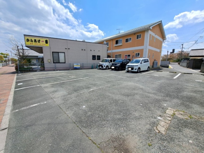 駐車場 ヴィレッヂ繁永