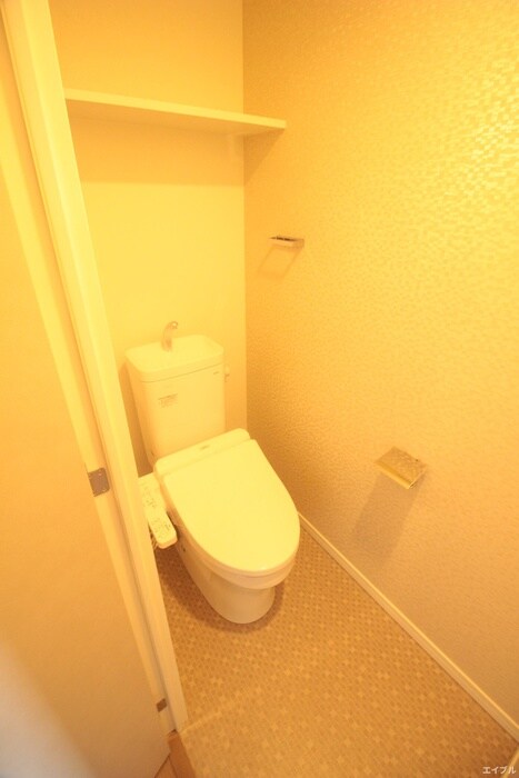 トイレ エンクレスト千早（1204）