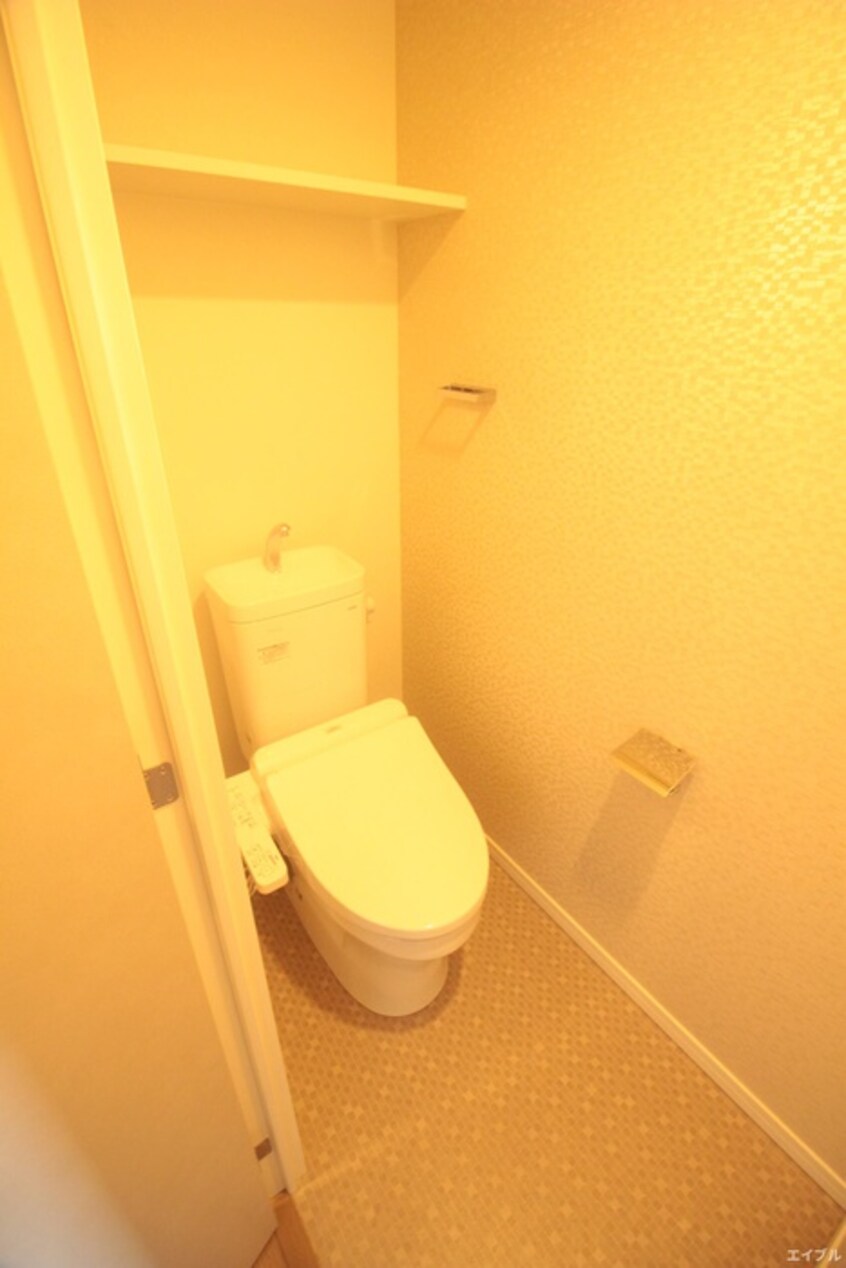 トイレ エンクレスト千早（1204）