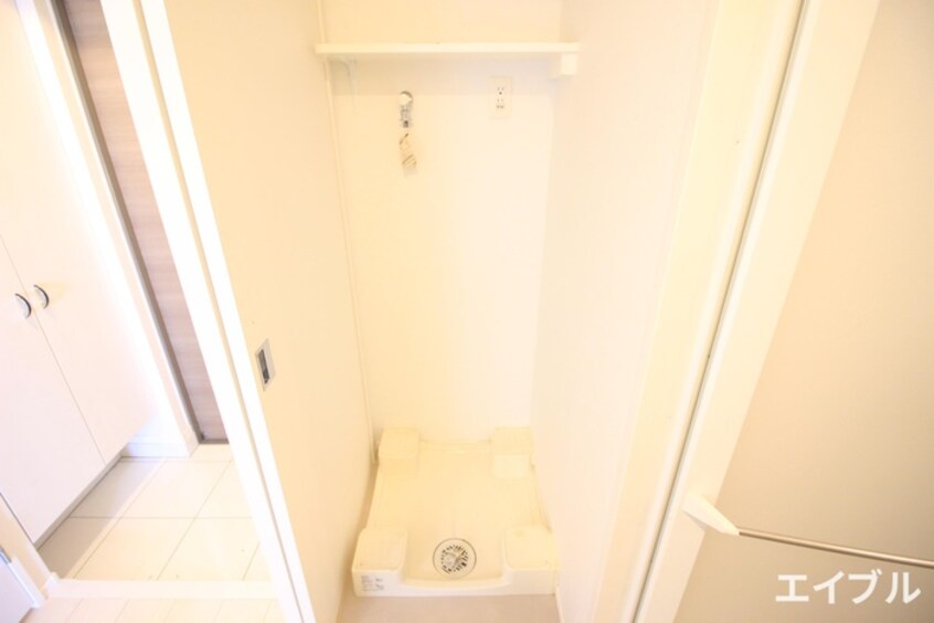 洗濯機置場 ｴﾝｸﾚｽﾄﾍﾞｲ天神東Ⅲ（1105）